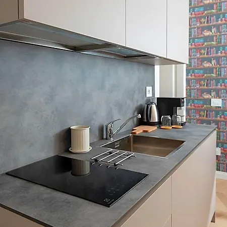Victoria Boutique Aparthotel 4*