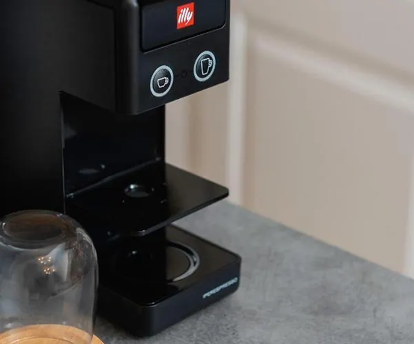 Victoria Boutique Aparthotel 4*