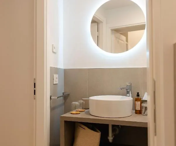 Victoria Boutique Aparthotel 4*